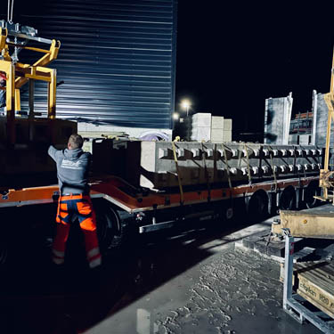 ALPIN Betonblock System bei der Verladung